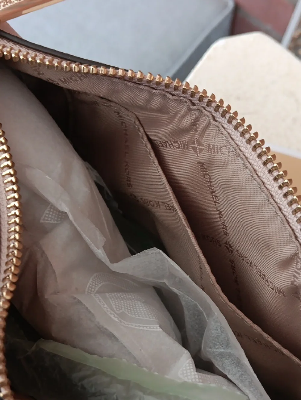 NWT Michael Kors Jet Set Medium Blush Pink Studded Pouchette Leather Bag